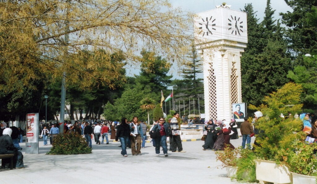 تخصصات الجامعات الأردنية الفرع الادبي 2023
