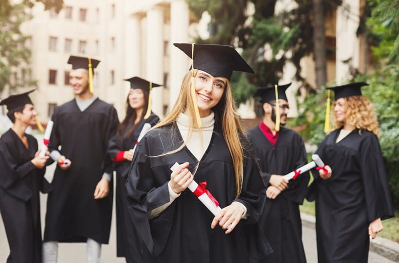 هل يمكن التسجيل في جامعة التكوين المتواصل ببكالوريا قديمة