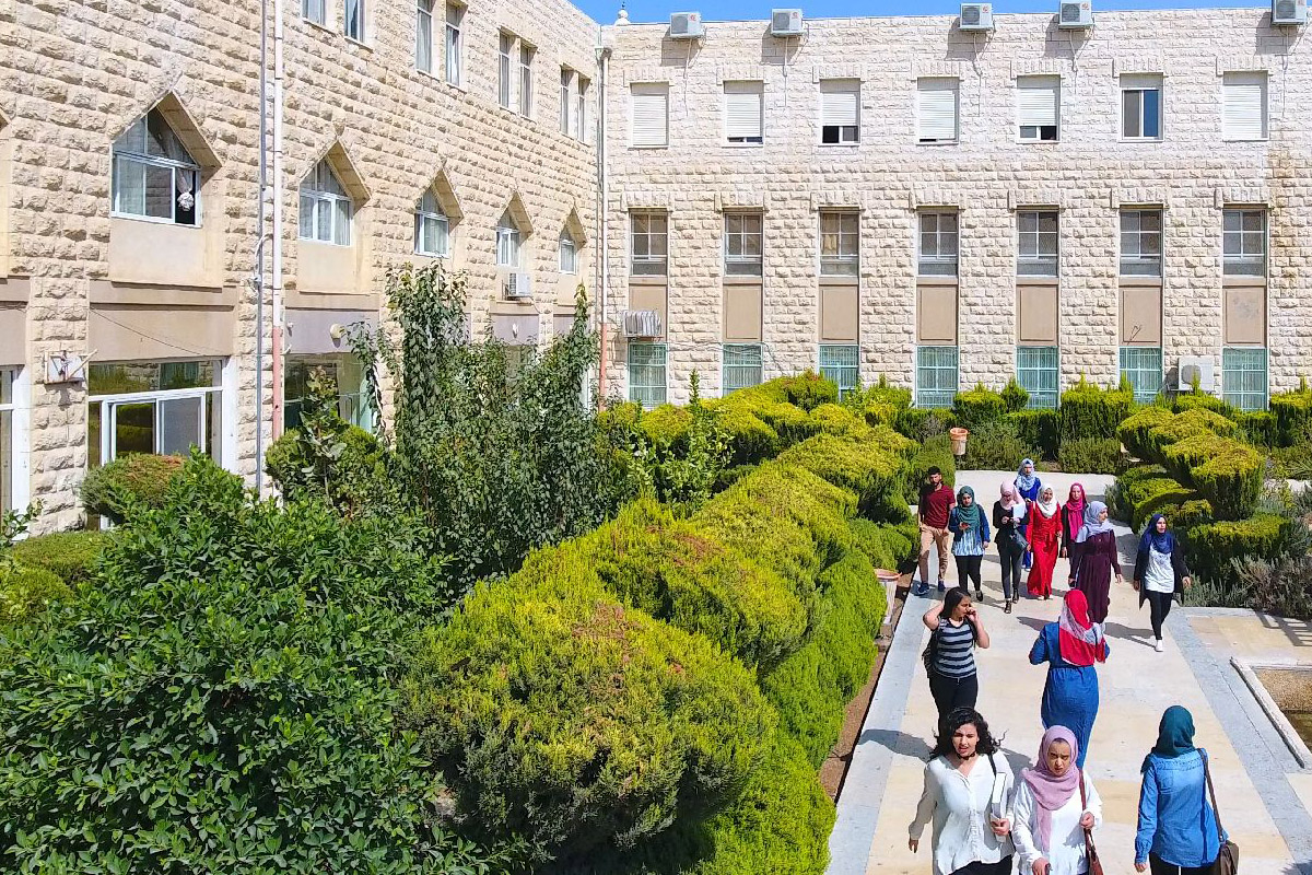 تخصصات جامعة القدس المفتوحة للفرع الأدبي