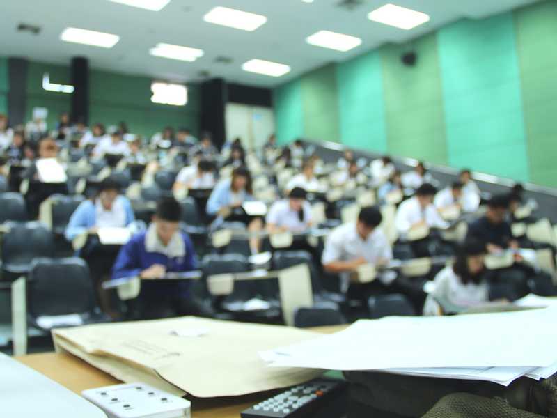 تخصصات جامعة اليرموك ومعدلات القبول 2022