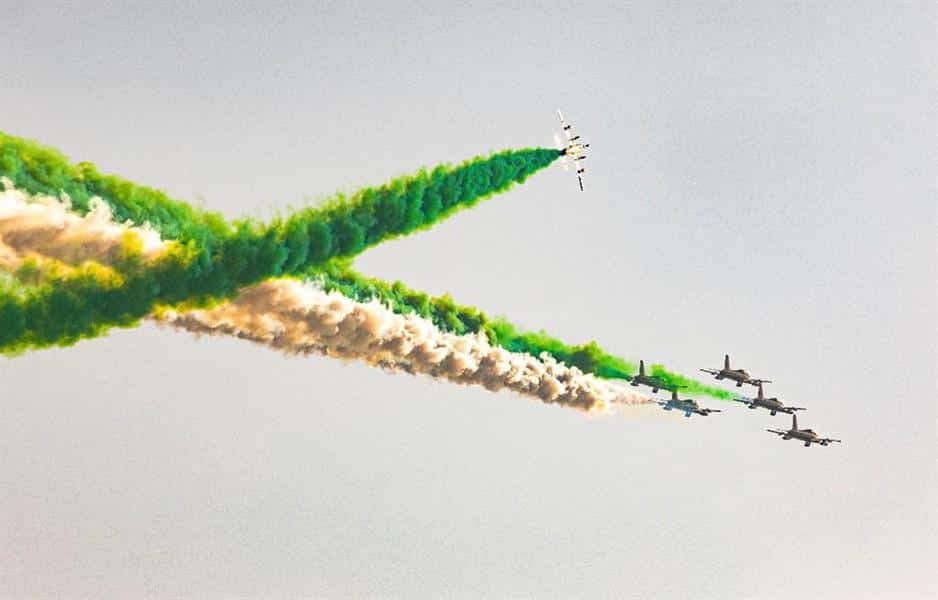 مواعيد العروض الجويه لليوم الوطني 92 بجميع مدن المملكة
