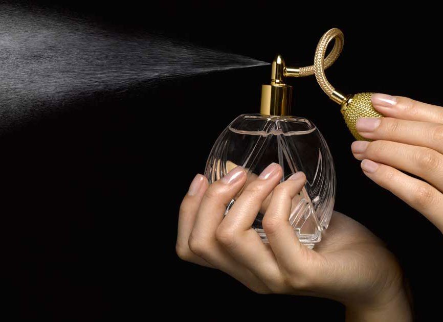 تفسير حلم رؤية العطر في المنام للمطلقه