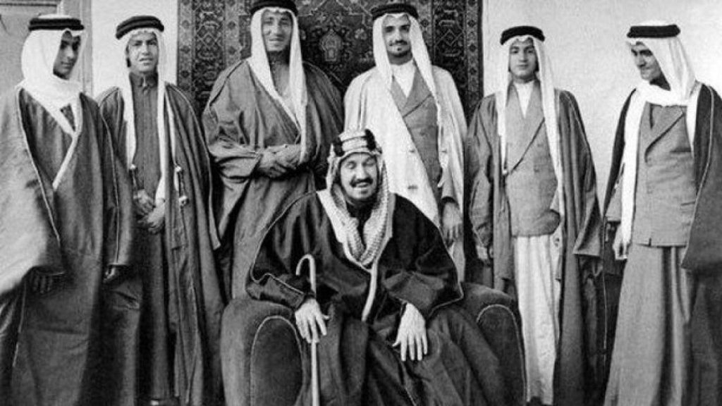 قبيلة آل سعود من وين وش يرجعون