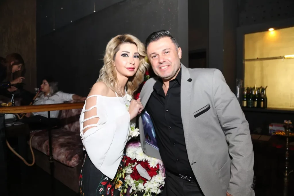 كم عمر زوجة ربيع الاسمر وما ديانته