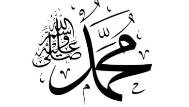 كان الناس قبل بعثة الرسول صلى الله عليه وسلم يعبدون الله وحدهُ يعبدون غير الله معهُ على التوحيد