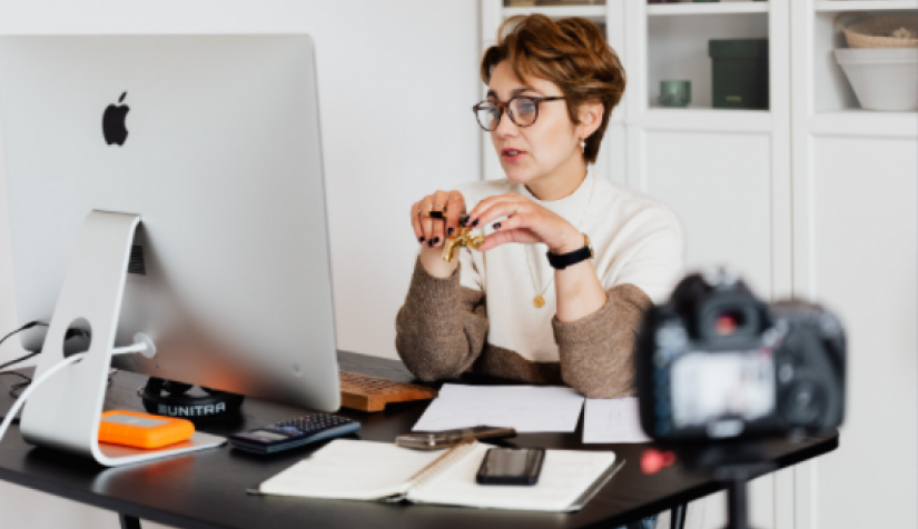 قائمة تخصصات يمكن دراستها عن بعد